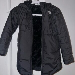 Girls NORTH FACE reversible furry winter coat, sz 7/8